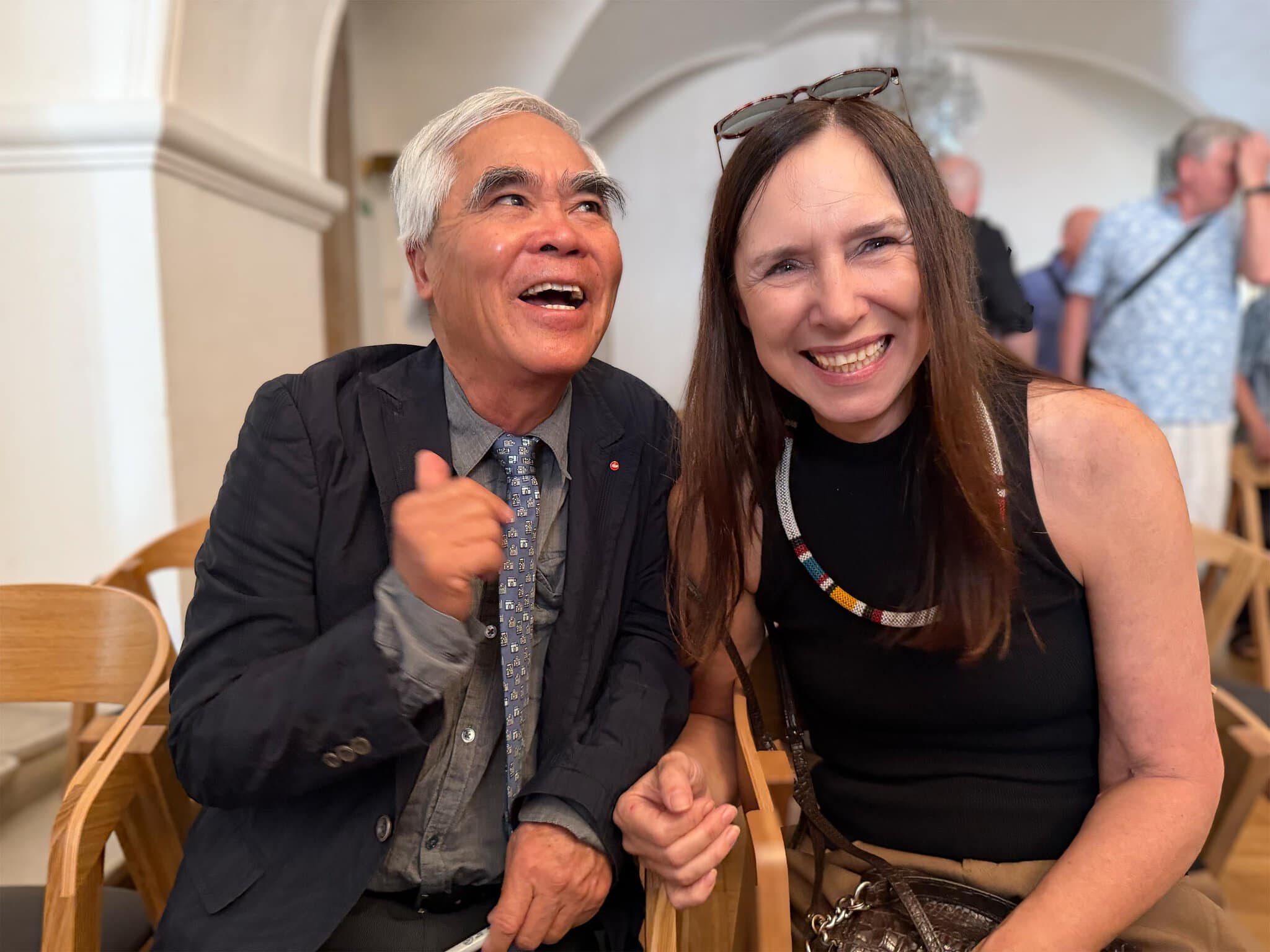 Ali Greplová a Nick Ut na slavnostním předávání cen, Stará radnice Brno