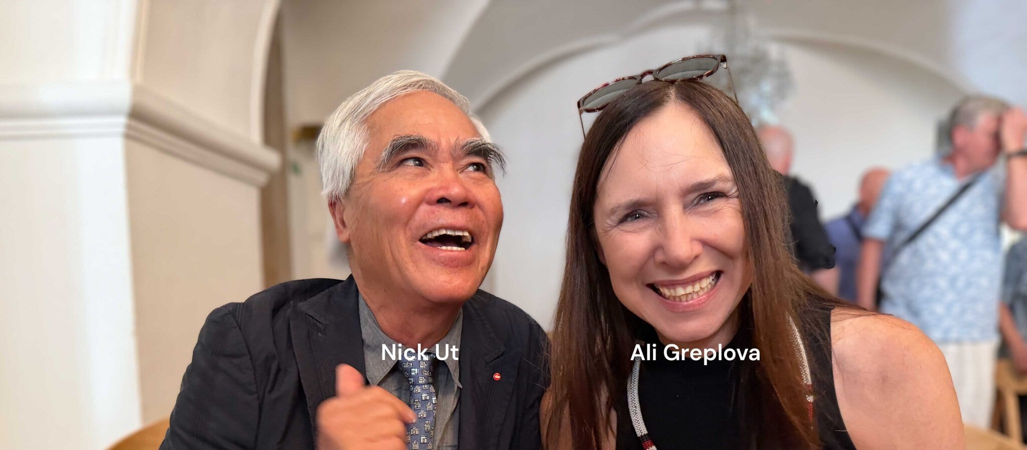 Ali Greplová a Nick Ut na slavnostním předávání cen, Stará radnice Brno, 2026